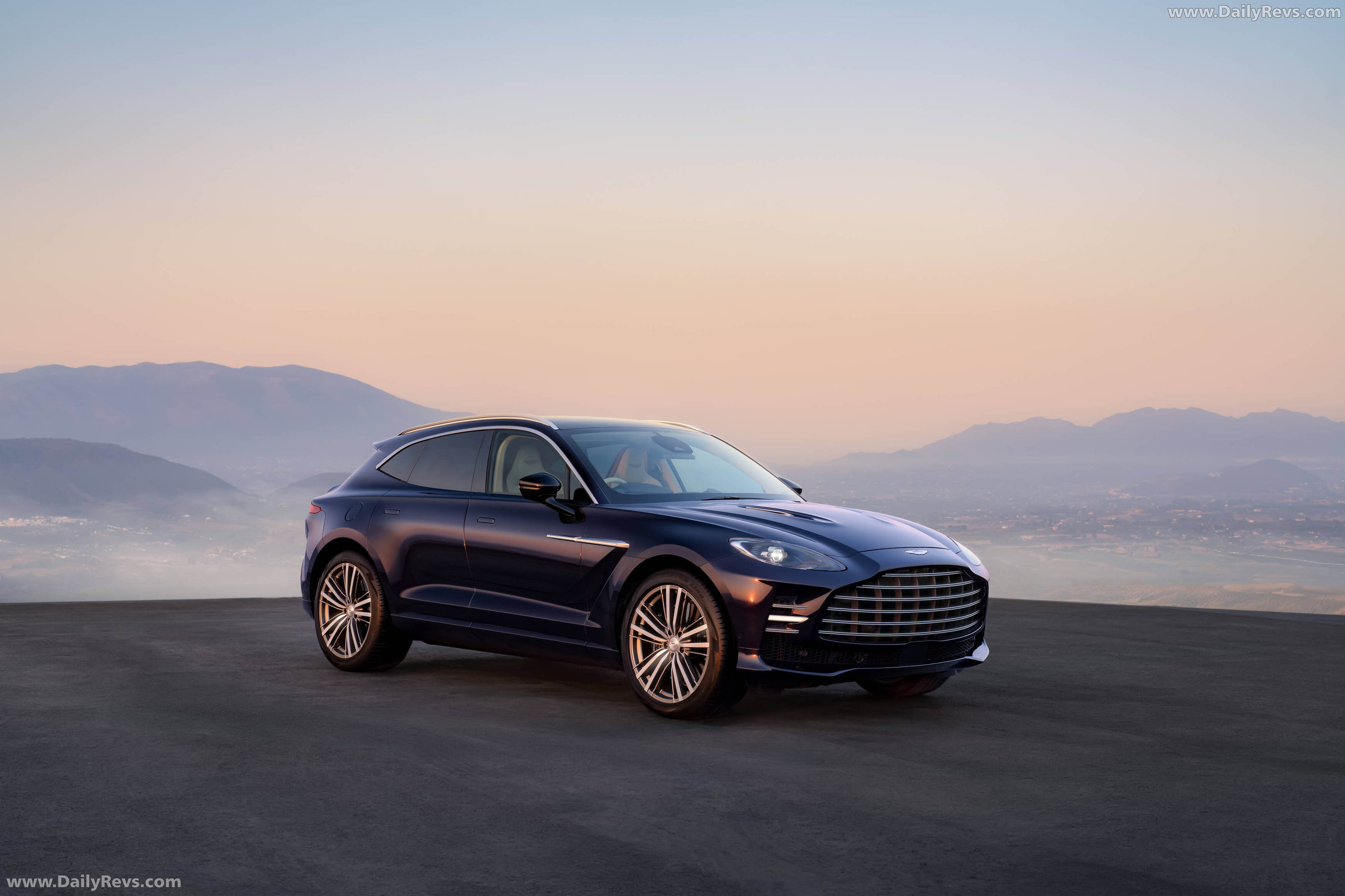 2027 Aston Martin DBX GT Front View